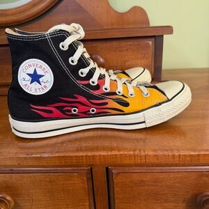 Converse Chuck Taylor all star hi flames 1H731 men 8.5 EXCELLENT shape sneaker
